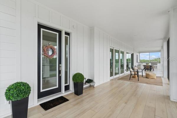 Property Photo:  