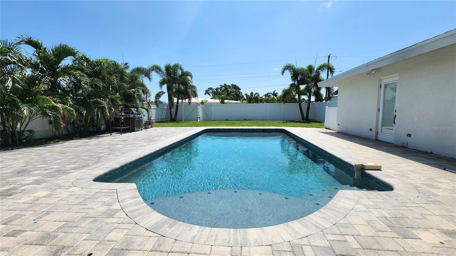 Property Photo: 2465 Constitution Boulevard FL 34231