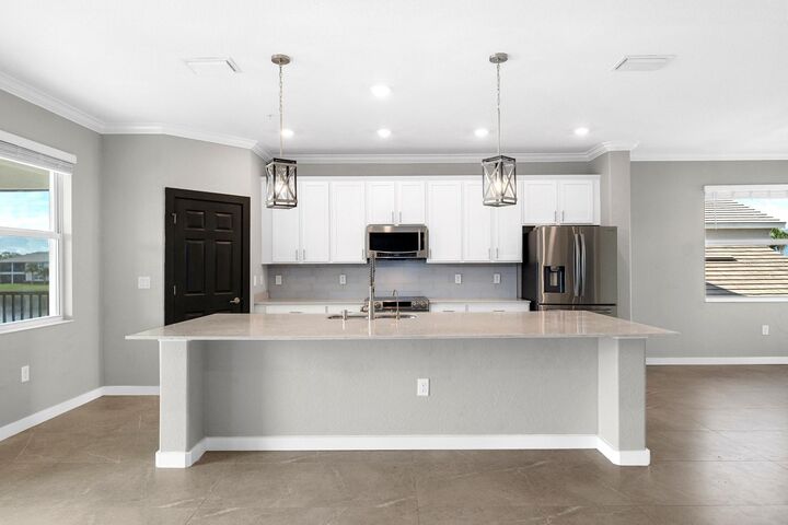 Property Photo: 933 Tidewater Shores Loop 722 FL 34208