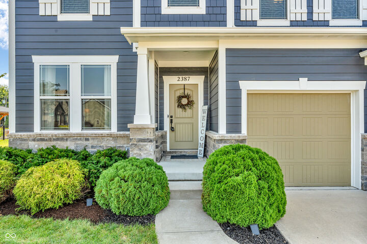 Property Photo: 2387 Meadow Creek Drive IN 46123