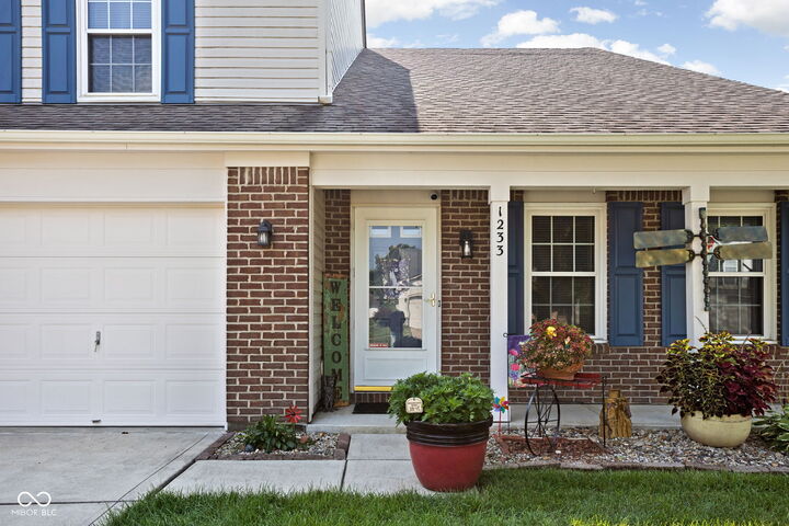 Property Photo: 1233 River Ridge Drive IN 46112