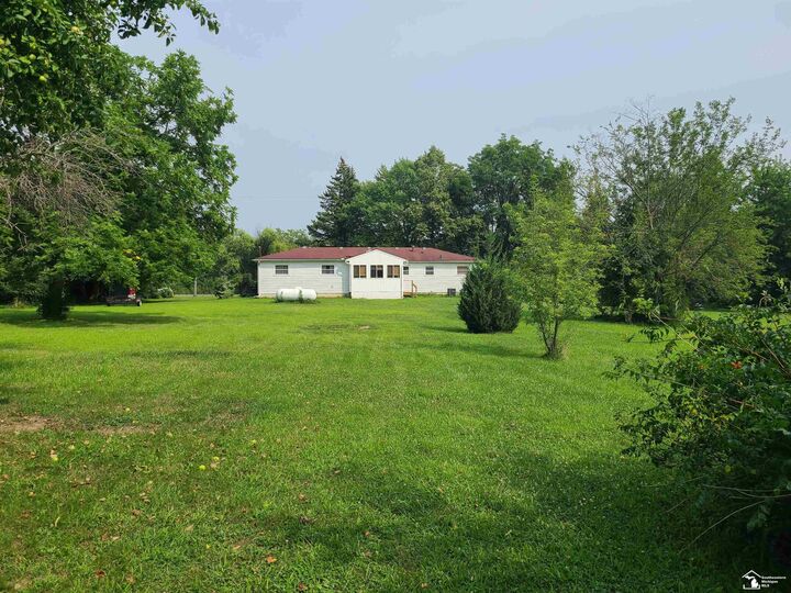 Property Photo: 14305 S Telegraph Road MI 48145