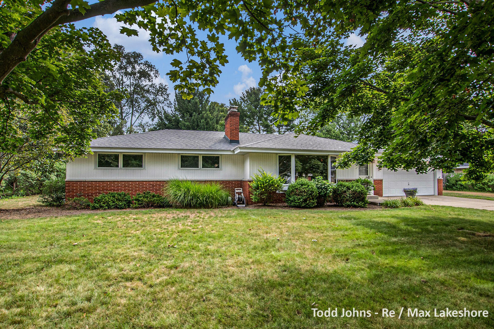 Property Photo:  743 Larkwood Dr  MI 49423 