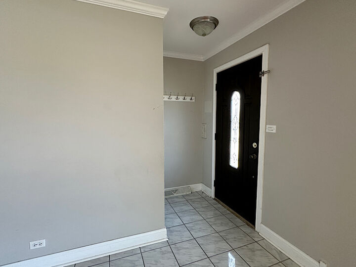 Property Photo: 8517 W Carmen Avenue IL 60656