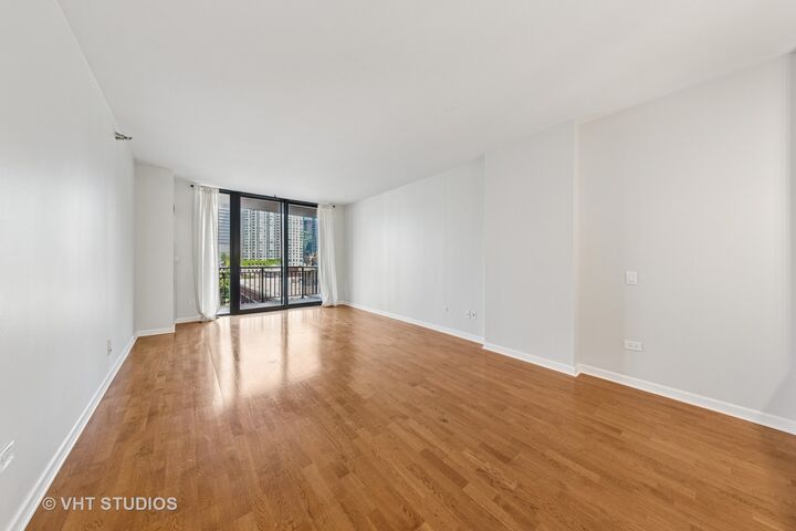 Property Photo:  330 N Jefferson Street 602  IL 60661 