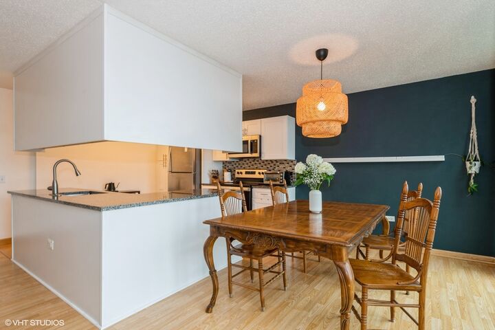 Property Photo: 3115 S Michigan Avenue 503 IL 60616