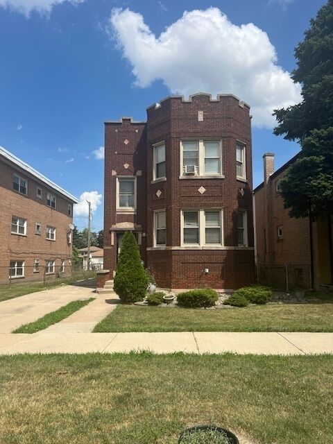 Property Photo:  9735 S Michigan Avenue 1st  IL 60628 