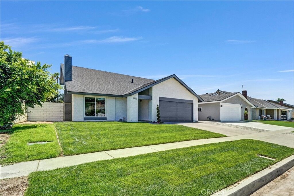 Property Photo: 4942 E Glenview Avenue CA 92807