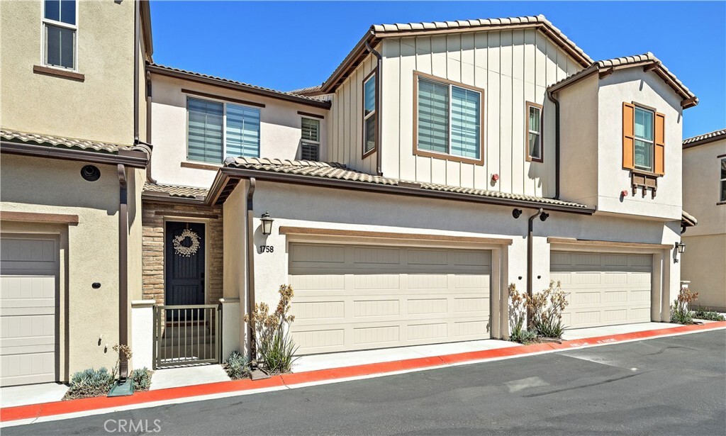 Property Photo: 1758 Valley Oak Way CA 92056