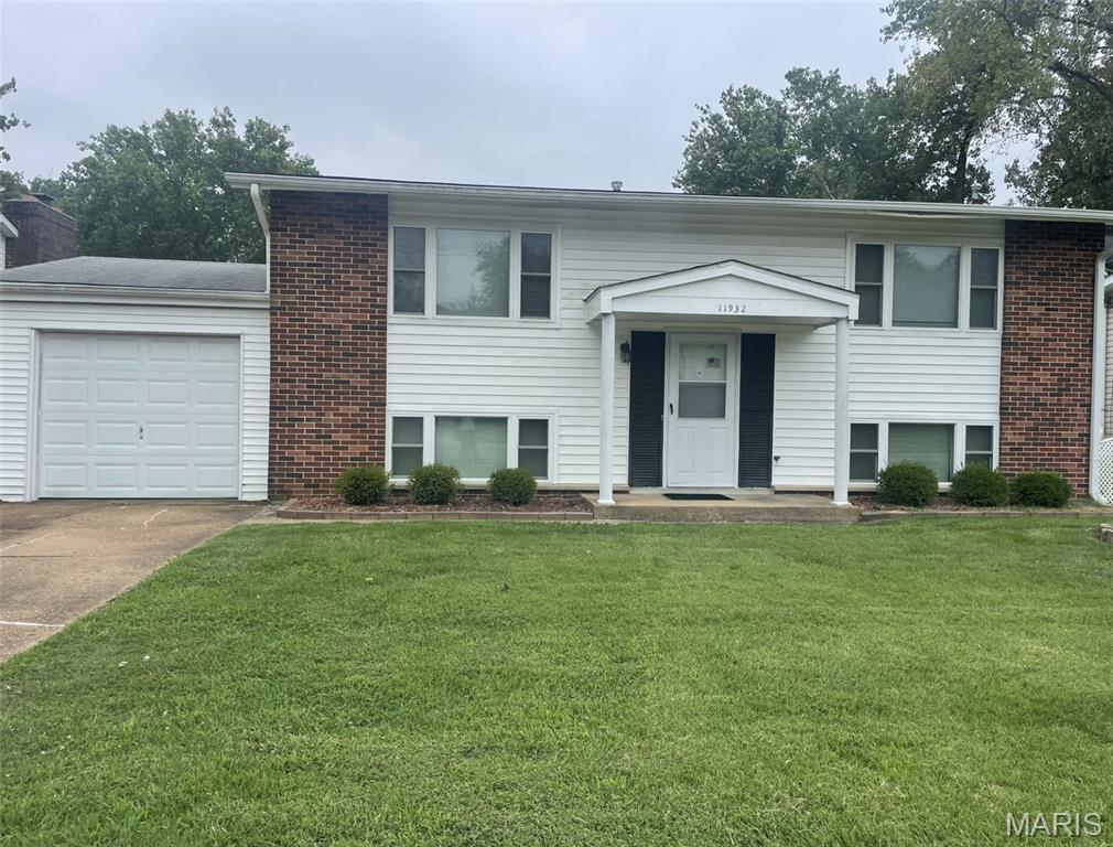 Property Photo: 11932 Ameling Road MO 63043