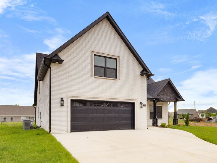 Property Photo: 518 Foxglove Ln TN 37043