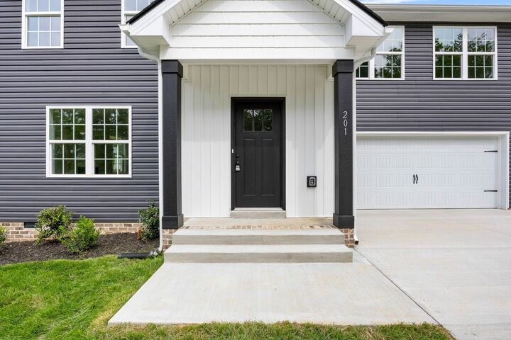 Property Photo: 201 Wade Hampton Ln TN 37040