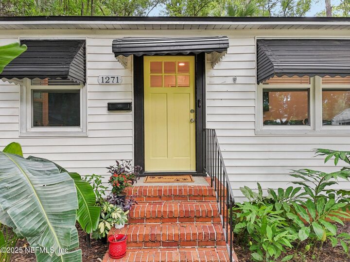 Property Photo:  1271 Macarthur Street  FL 32205 
