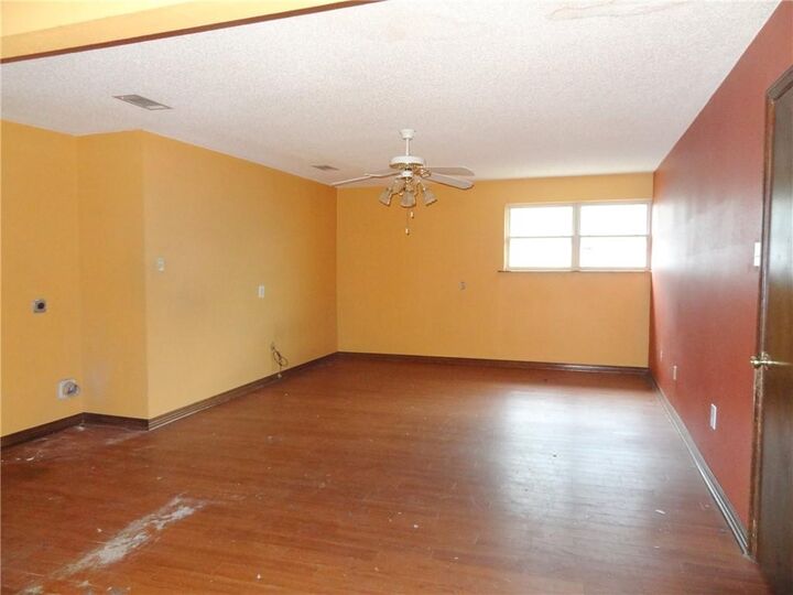 Property Photo: 80 Nassau Avenue LA 70065
