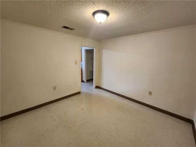Property Photo:  118-120 E 3rd Street  LA 70037 