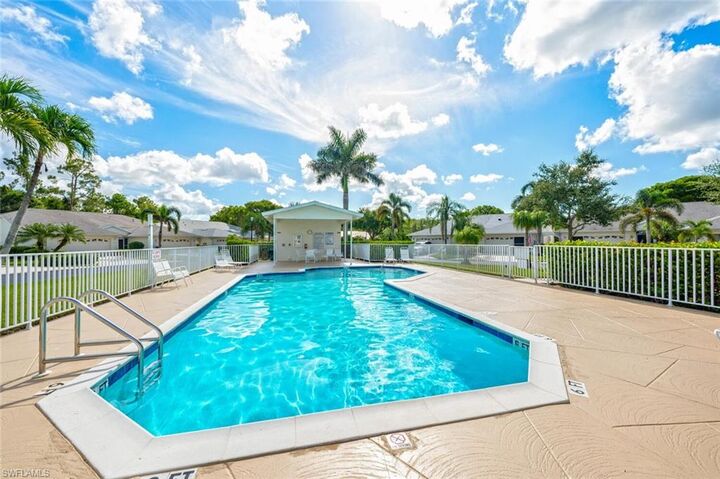 Property Photo:  6284 Shadowood Cir 1602  FL 34112 