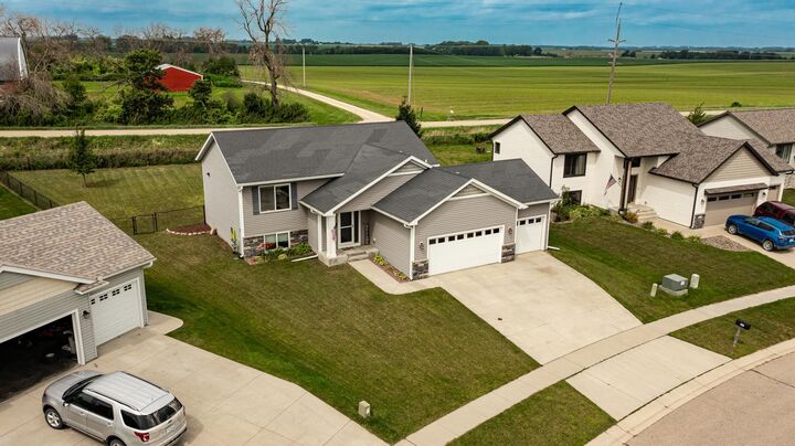 Property Photo:  907 15th Avenue NW  MN 55944 