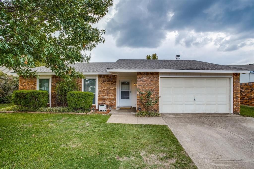 Property Photo:  724 Meadow Mead Drive  TX 75002 
