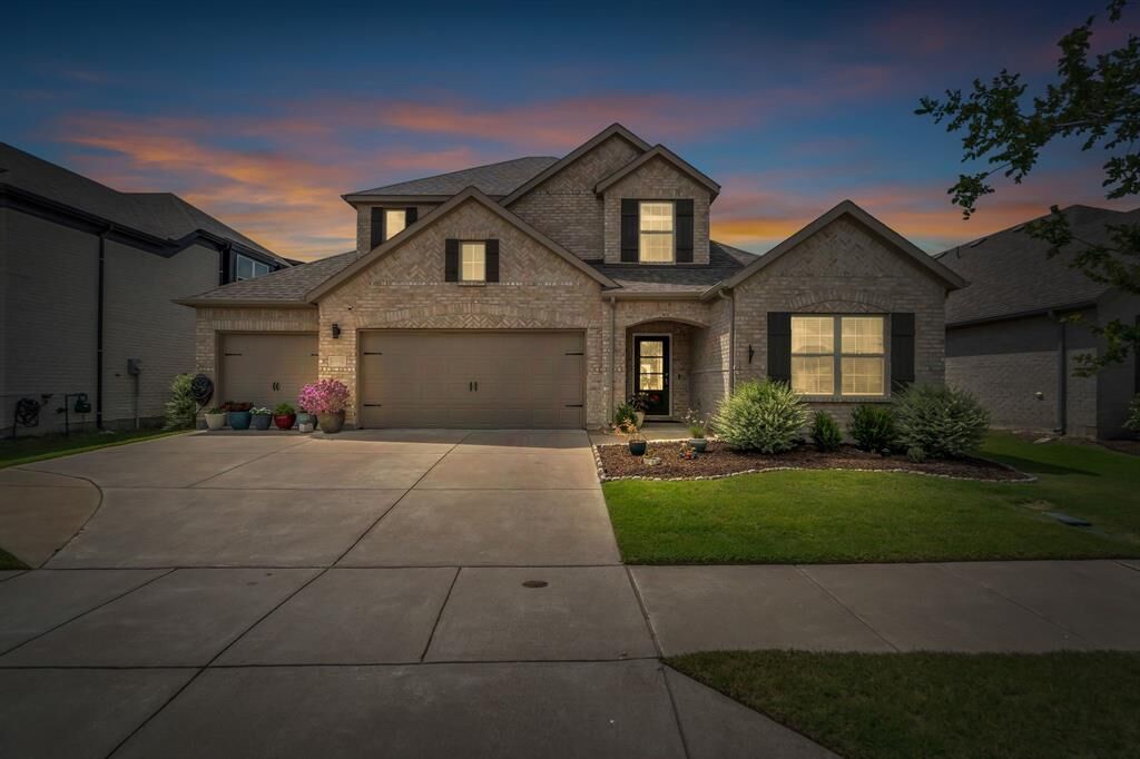 Property Photo: 6938 Prairieside Trail TX 76084