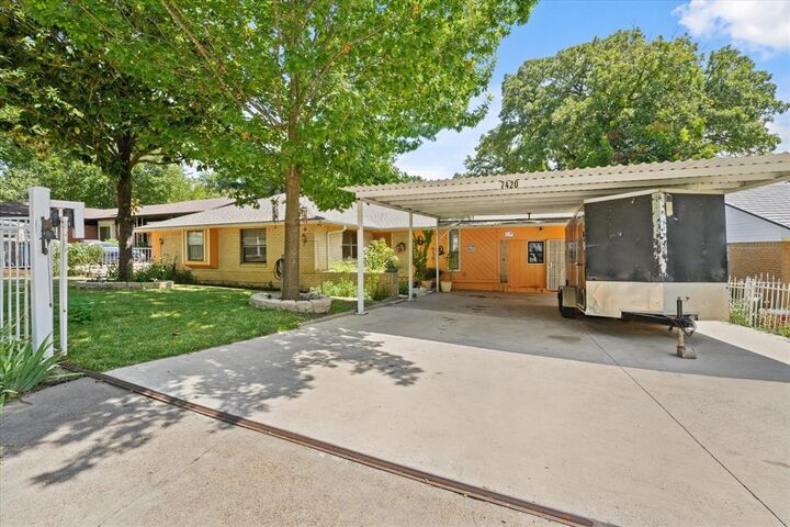 Property Photo:  7420 Claymont Drive  TX 75227 