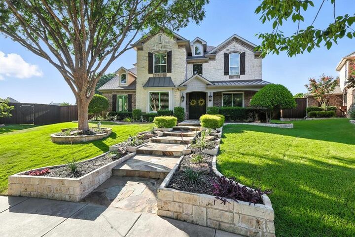 Property Photo: 816 Oxford Court TX 75056