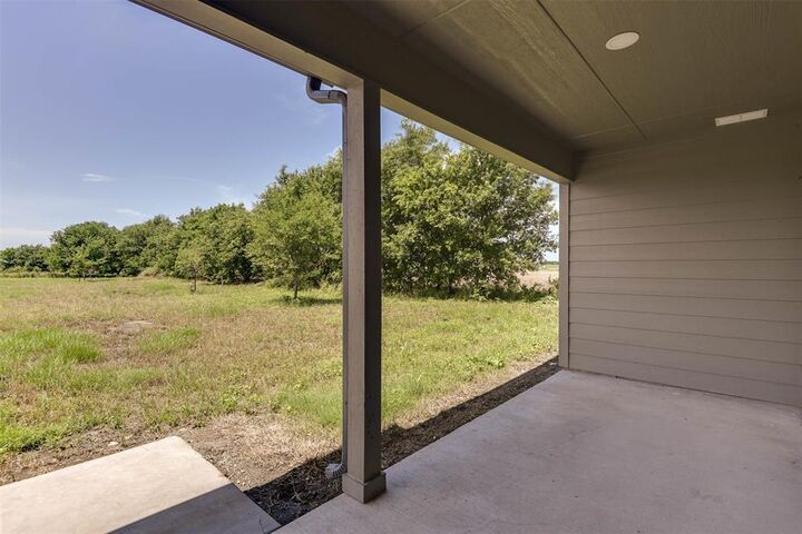Property Photo: 221 Davenport TX 76651