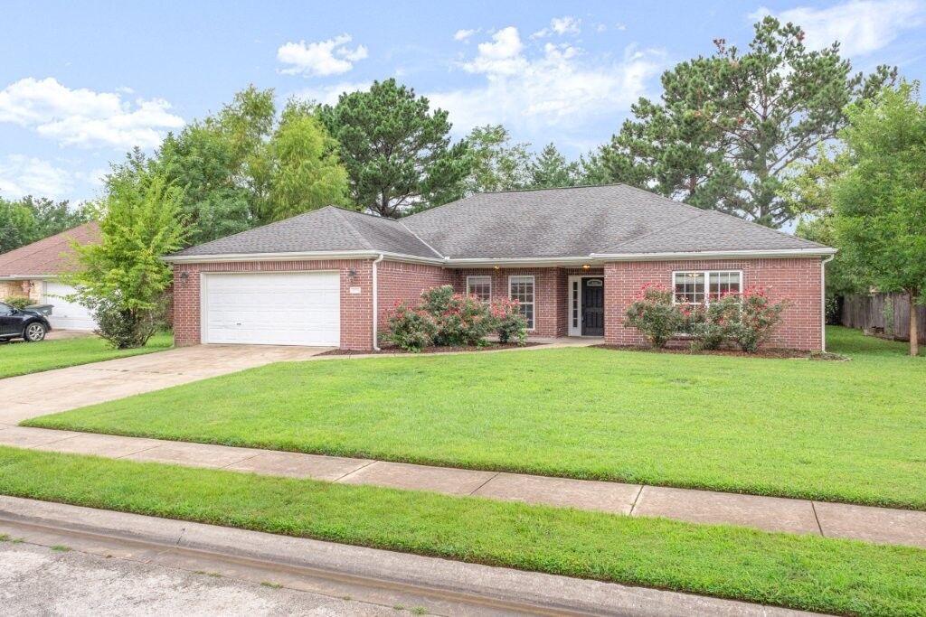 Property Photo: 2875 N Pyrite Drive AR 72704