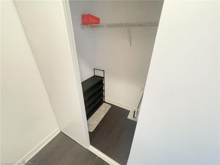 Property Photo:  85 Duke Street W 1112  ON N2H 0B7 