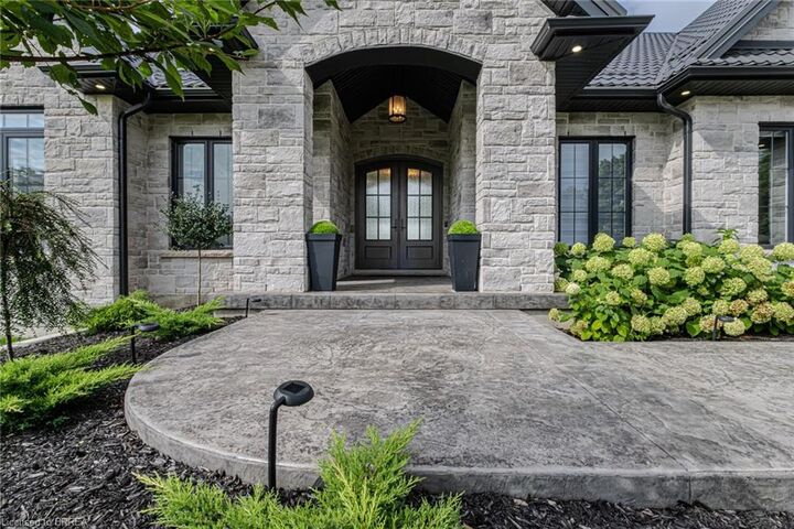 Property Photo: 18 Bannister Street ON N0E 1L0