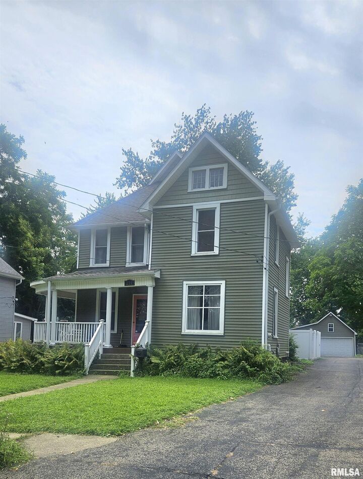 224 W Elm Street  Canton IL 61520 photo