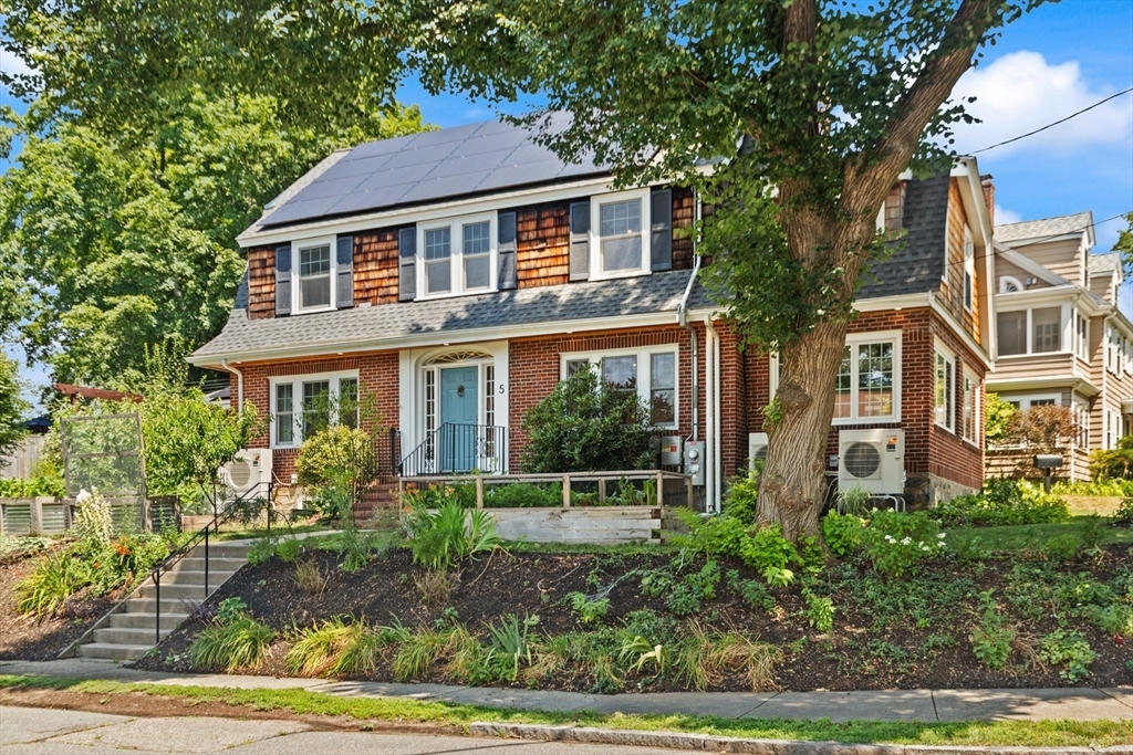 Property Photo:  5 Mayflower Ter  MA 02461 