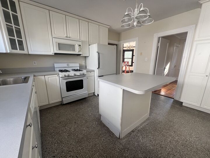 Property Photo:  15 Hull Street 2  MA 02478 