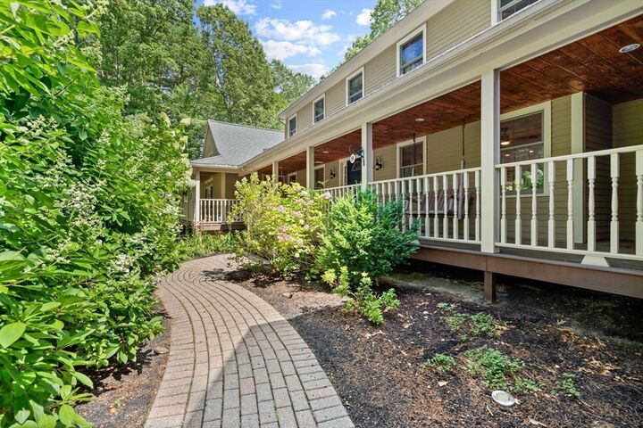 Property Photo: 9 Stagecoach Rd MA 01541