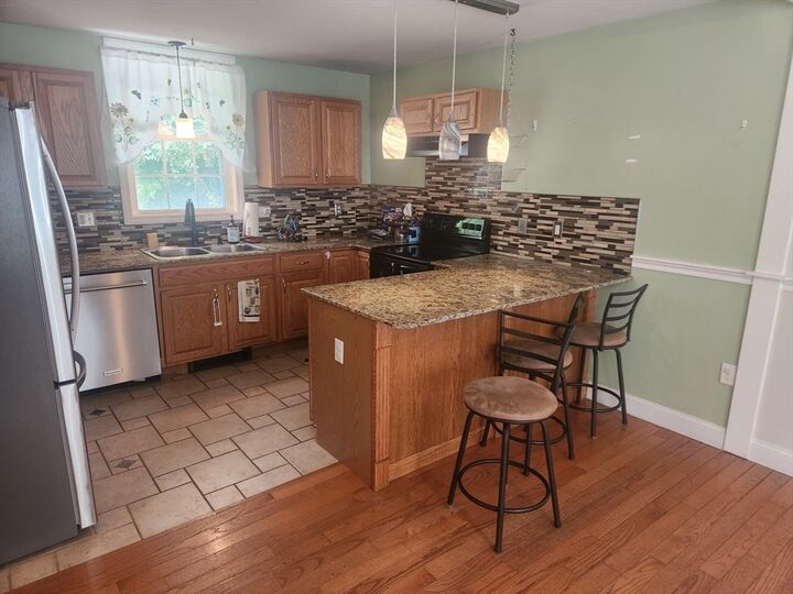 Property Photo:  105 Sanborn Street 105  MA 01420 
