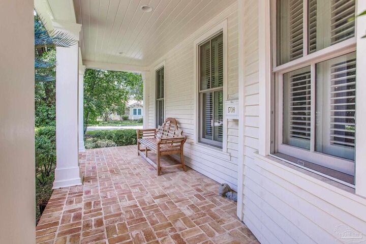 Property Photo: 1708 N 14th Ave FL 32503
