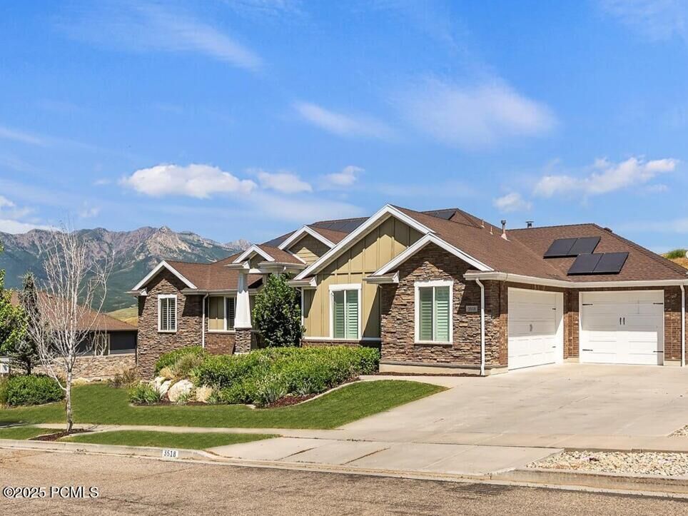 Property Photo: 3518 Sunrise Circle UT 84050