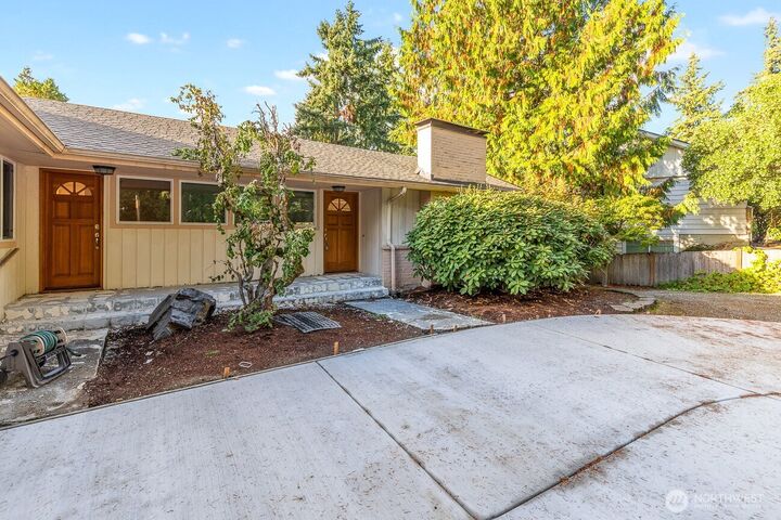 Property Photo: 8246 SE 72nd Street WA 98040