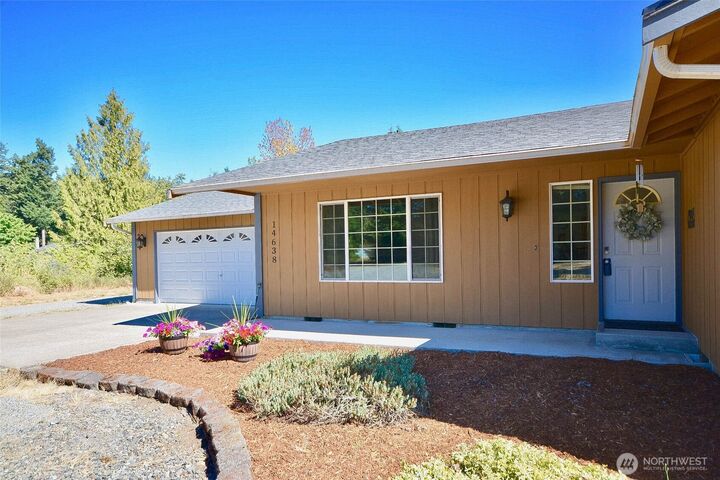 Property Photo: 14638 Lawrence Lake Road SE WA 98597