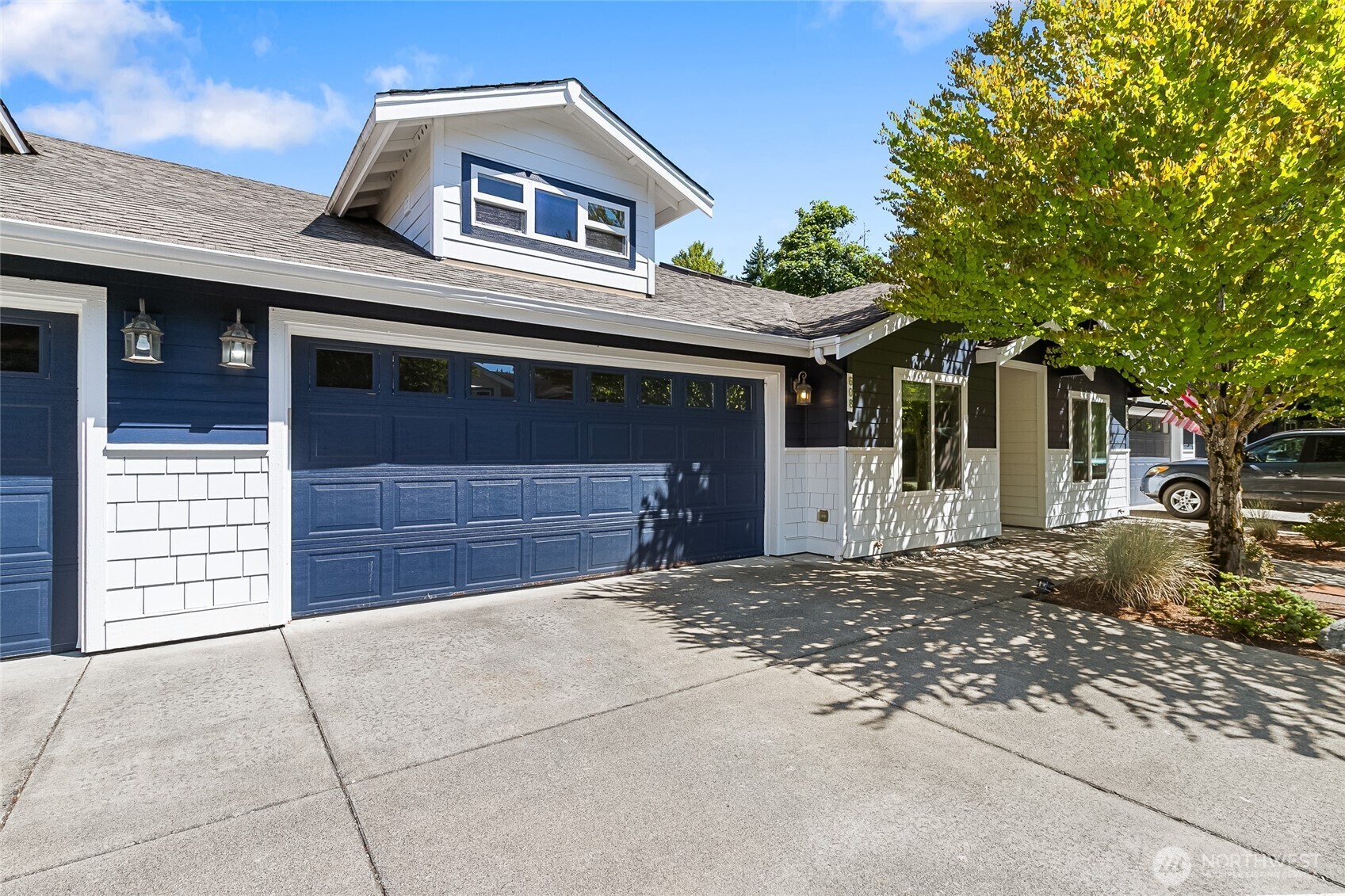 Property Photo:  608  Sunflower Lane C2  WA 98226 