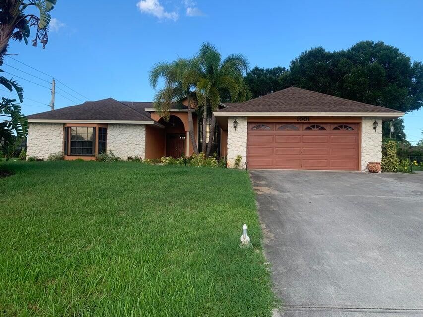 Property Photo: 1001 SW Curtis Street FL 34983