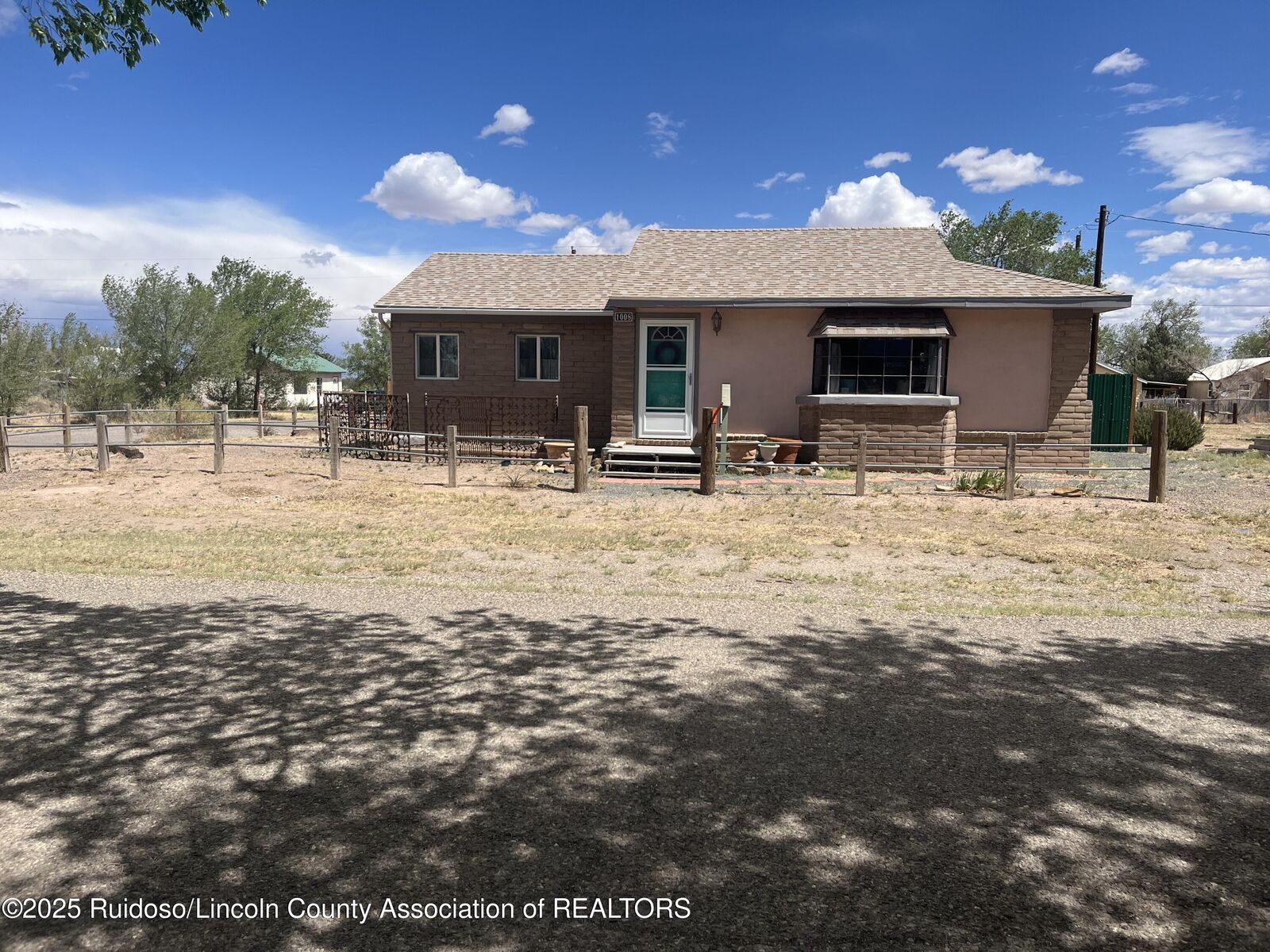 Property Photo: 1008 5th Street NM 88301
