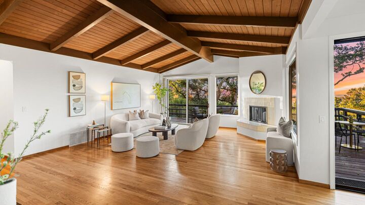 Property Photo:  760 La Mesa Drive  CA 94028 
