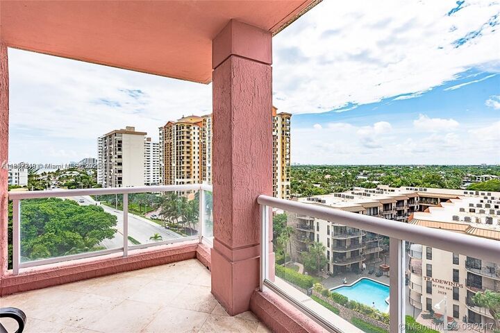 Property Photo: 2100 N Ocean Blvd 9E FL 33305