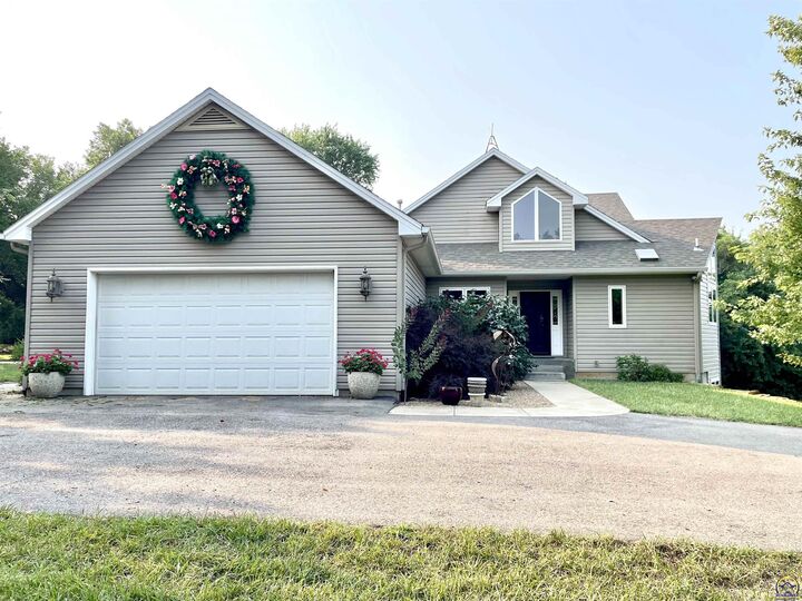 6330 Rock Creek Dr  Ozawkie KS 66070 photo