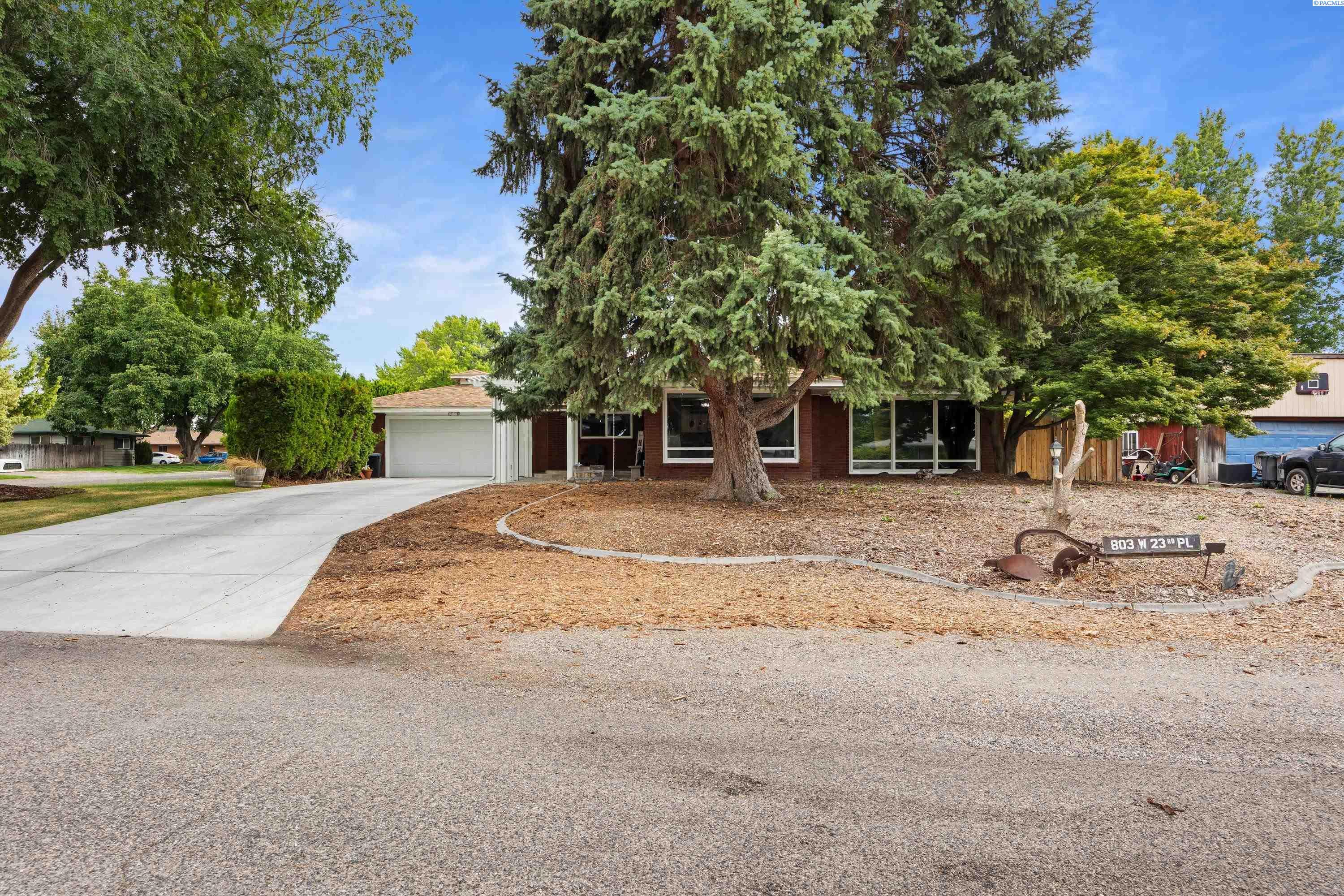 Property Photo:  803 W 23rd Pl  WA 99337 