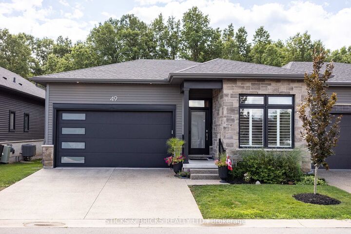Property Photo: 8974 Willoughby Drive 49 ON L2J 0Y8