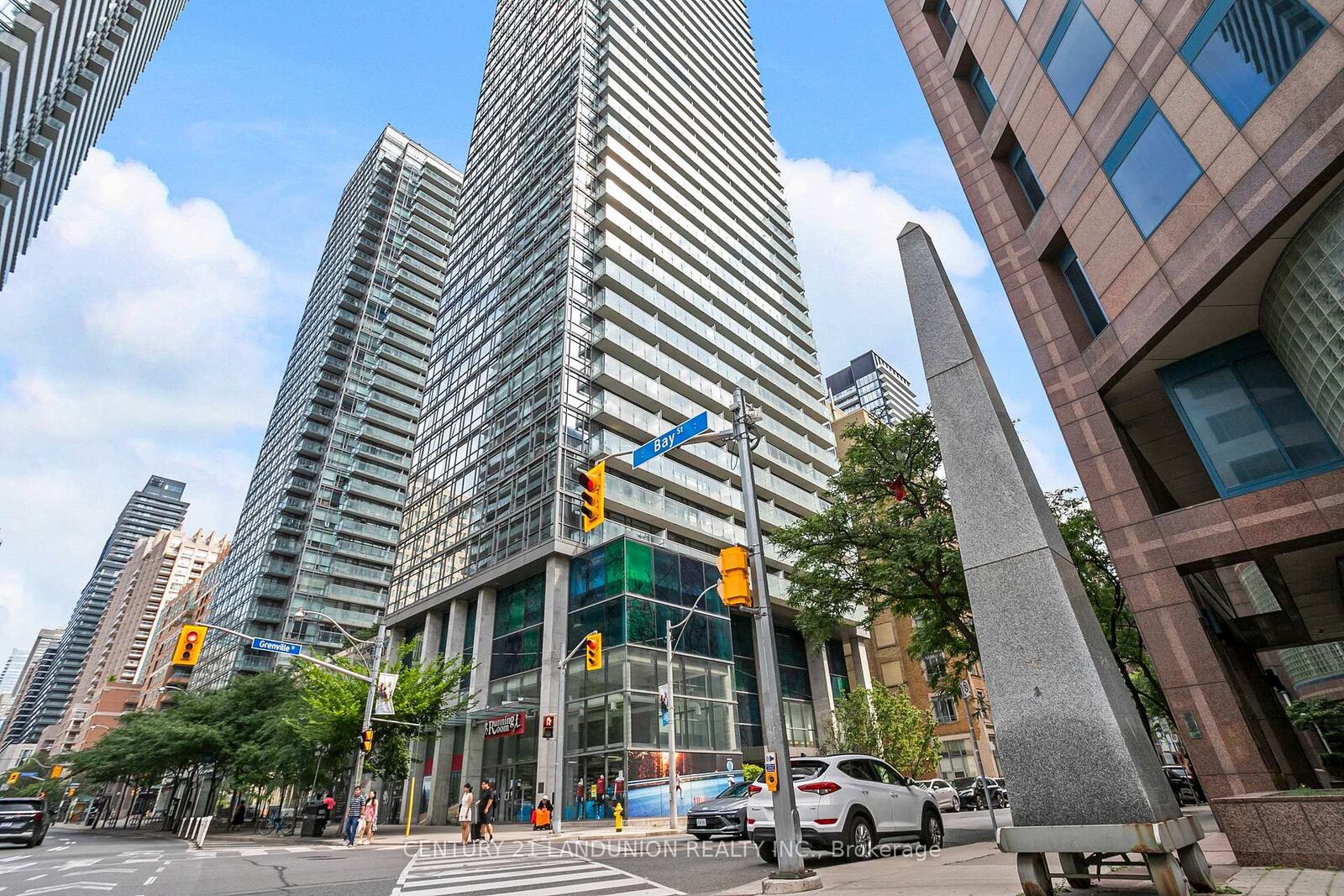 Property Photo: 38 Grenville Street 2801 ON M4Y 1A5