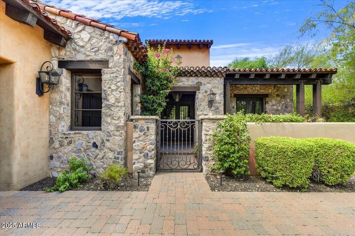 Property Photo:  18802 N 101st Place  AZ 85255 