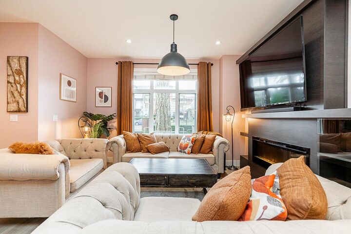 Property Photo: 15677 28 Avenue 98 BC V3Z 0E5