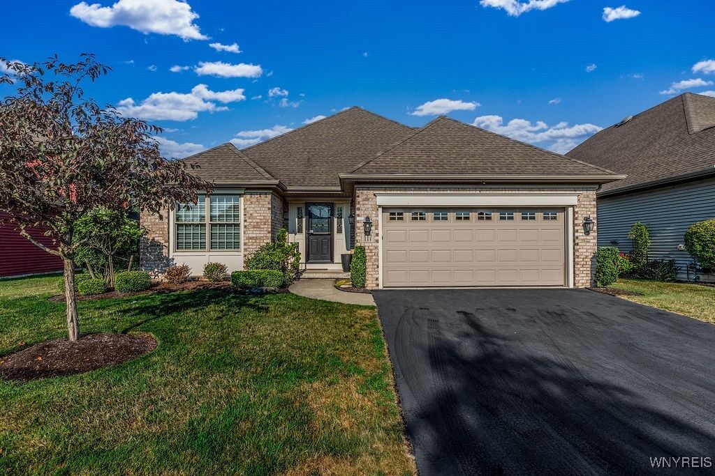 Property Photo:  117 Lord Byron Lane  NY 14221 